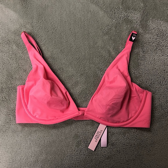 NWT- VICTORIAS SECRET UNLINED PLUNGE BRA 32D💄